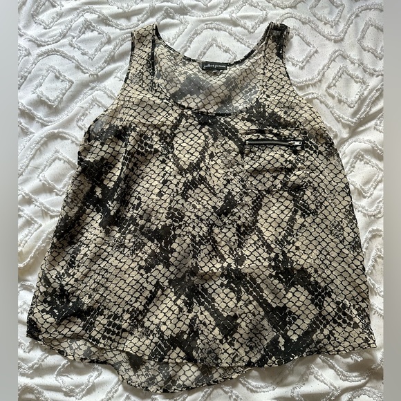 Women’s tank blouse - Picture 1 of 4